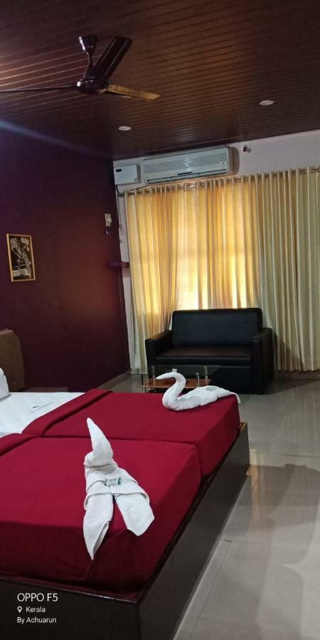Hotel Nuhman Kondotty Exterior foto